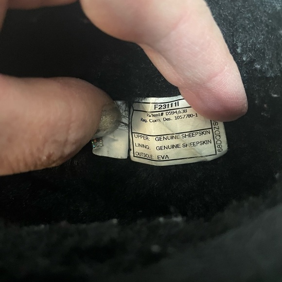 Ugg Classic Cozy Short Boot, 5825, Black, Size 9 - Picture 7 of 9